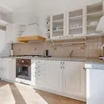 Exclusive In Centre Apartament